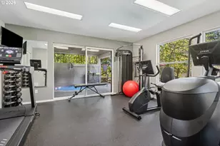 4000 Carman Dr, Lake Oswego, OR 97035 - Photo 20