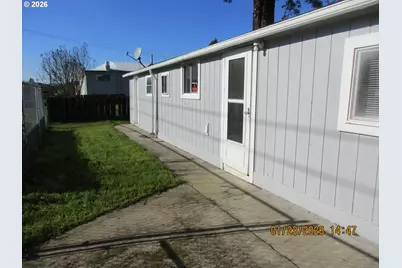 180 E Second Ave, Sutherlin, OR 97479 - Photo 6