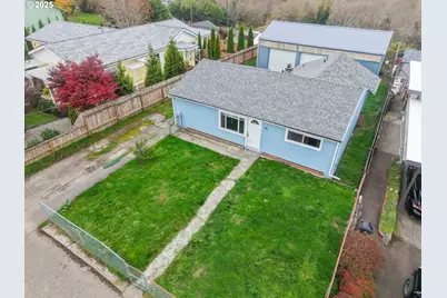 141 2nd Ave, Coos Bay, OR 97420 - Photo 2