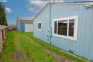 141 2nd Ave, Coos Bay, OR 97420 - Photo 32
