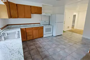 141 2nd Ave, Coos Bay, OR 97420 - Photo 18