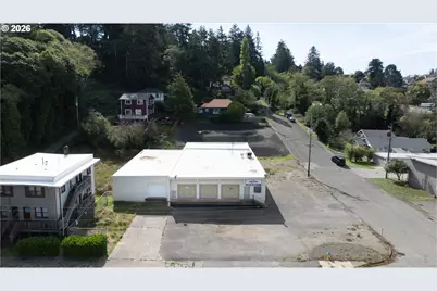 665 Hemlock Ave, Coos Bay, OR 97420 - Photo 8