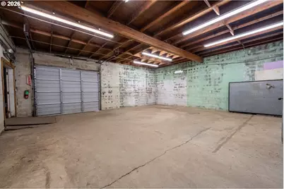 665 Hemlock Ave, Coos Bay, OR 97420 - Photo 18