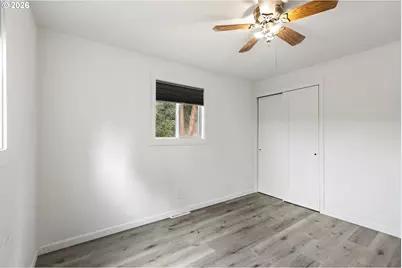 1064 NE Knoll Ave, Roseburg, OR 97470 - Photo 36
