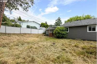 1064 NE Knoll Ave, Roseburg, OR 97470 - Photo 46