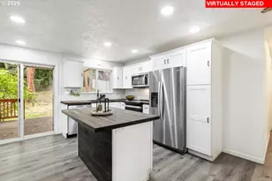 1064 NE Knoll Ave, Roseburg, OR 97470 - Photo 18