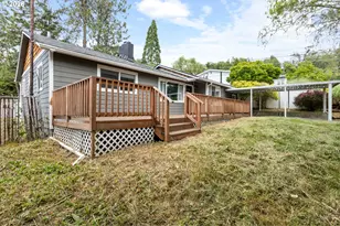 1064 NE Knoll Ave, Roseburg, OR 97470 - Photo 2