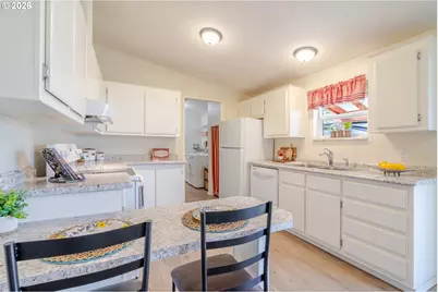 1340 40th Ave, Sweet Home, OR 97386 - Photo 4