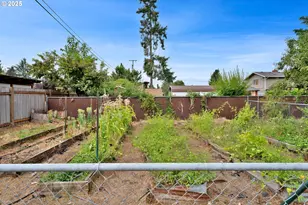 2240 5th St, Springfield, OR 97477 - Photo 28