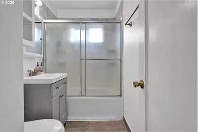 2240 5th St, Springfield, OR 97477 - Photo 24