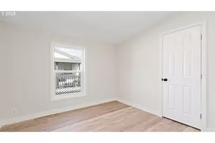 700 N Mill St, Creswell, OR 97426 - Photo 2