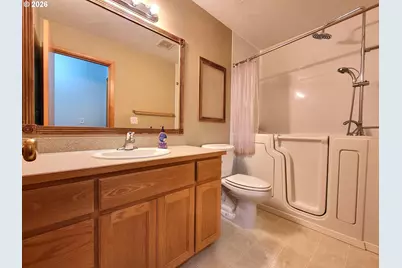 3884 Shenstone Dr, Eugene, OR 97404 - Photo 16