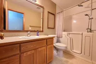 3884 Shenstone Dr, Eugene, OR 97404 - Photo 16