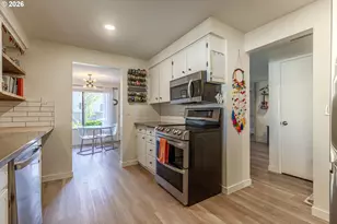 9715 SE Ramona St, Portland, OR 97266 - Photo 10