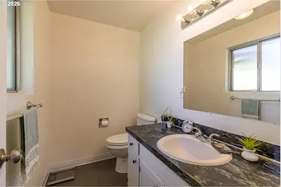9715 SE Ramona St, Portland, OR 97266 - Photo 14