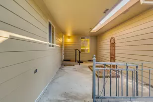 1116 NW Springwood Ln, McMinnville, OR 97128 - Photo 2