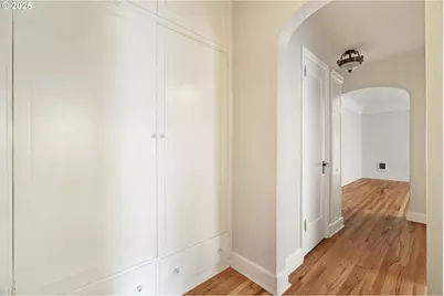 711 NE Randall Ave #203, Portland, OR 97232 - Photo 24