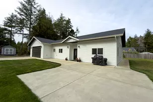 88057 Park Ln, Bandon, OR 97411 - Photo 8