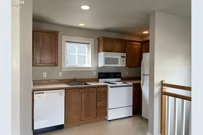 1510 NE Village St, Fairview, OR 97024 - Photo 42