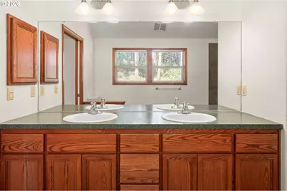24520 Trillium Ln, Elmira, OR 97437 - Photo 26
