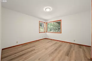 24520 Trillium Ln, Elmira, OR 97437 - Photo 18