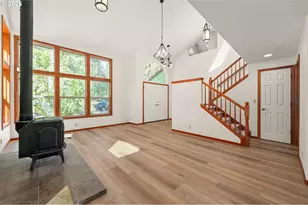 24520 Trillium Ln, Elmira, OR 97437 - Photo 8