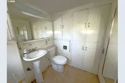 781 N 8th St, Coos Bay, OR 97420 - Photo 18