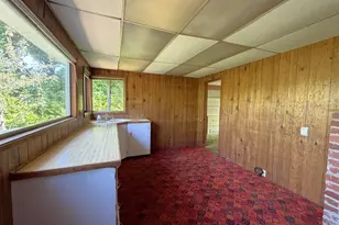 781 N 8th St, Coos Bay, OR 97420 - Photo 14