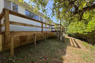781 N 8th St, Coos Bay, OR 97420 - Photo 6