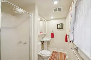 2647 SW Montgomery Dr, Portland, OR 97201 - Photo 40