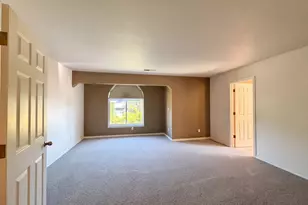 5880 SE Snowberry Ct, Hillsboro, OR 97123 - Photo 12