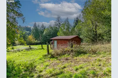 53874 Fishtrap Rd, Myrtle Point, OR 97458 - Photo 6