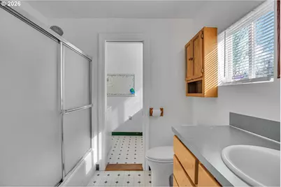 234 NE Grant St, Hillsboro, OR 97124 - Photo 16