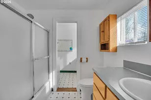 234 NE Grant St, Hillsboro, OR 97124 - Photo 16