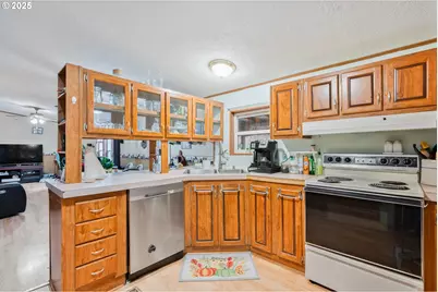 306 Cornwell Ave, Kelso, WA 98626 - Photo 4