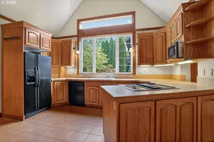 837 NE 67th Ave, Hillsboro, OR 97124 - Photo 2