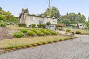 4305 E 15th St, Vancouver, WA 98661 - Photo 2