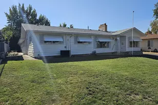 3218 SW Isaac Ave, Pendleton, OR 97801 - Photo 2