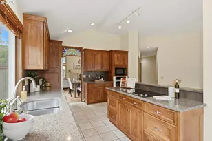 16105 NW Somerset Dr, Beaverton, OR 97006 - Photo 16