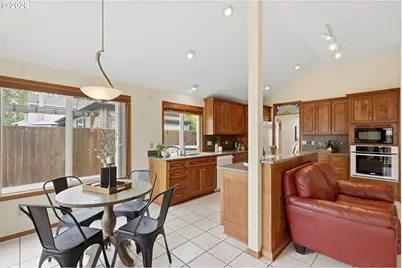 16105 NW Somerset Dr, Beaverton, OR 97006 - Photo 20