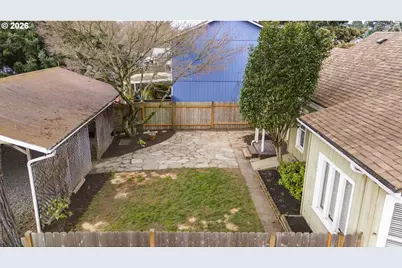7035 N Catlin Ave, Portland, OR 97203 - Photo 24