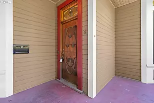 4145 S Corbett Ave, Portland, OR 97239 - Photo 2