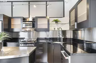 333 NW 9th Ave, Portland, OR 97209 - Photo 14