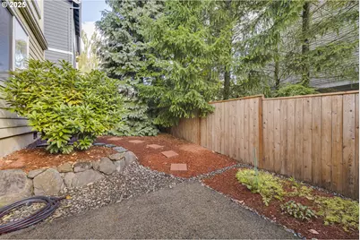 384 SW 105th Ter, Portland, OR 97225 - Photo 24