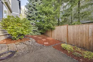 384 SW 105th Terrace, Portland, OR 97225 - Photo 24