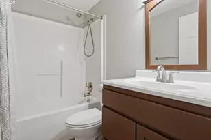 820 SE Barnes Ave, Gresham, OR 97080 - Photo 14