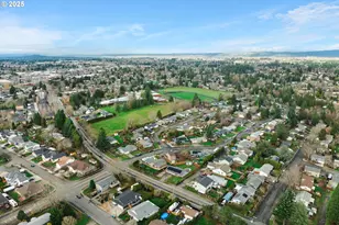 820 SE Barnes Ave, Gresham, OR 97080 - Photo 48