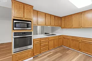 820 SE Barnes Ave, Gresham, OR 97080 - Photo 18