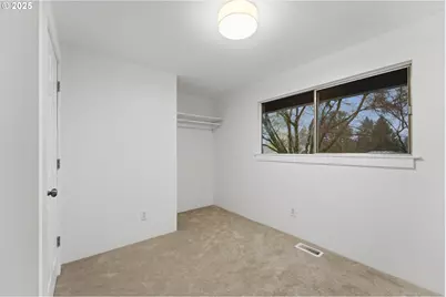 820 SE Barnes Ave, Gresham, OR 97080 - Photo 12