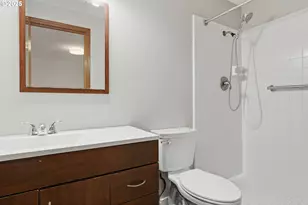 820 SE Barnes Ave, Gresham, OR 97080 - Photo 6